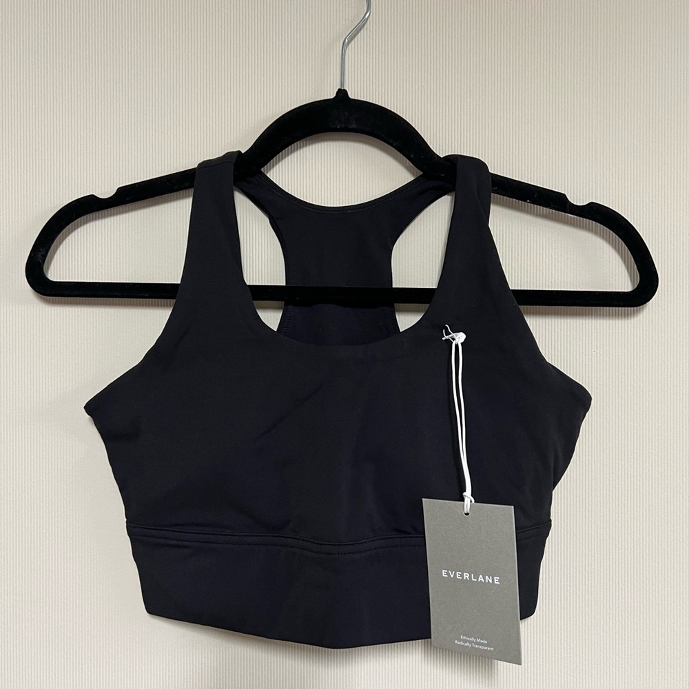 Everlane Women's Sleek Black Sports Bra